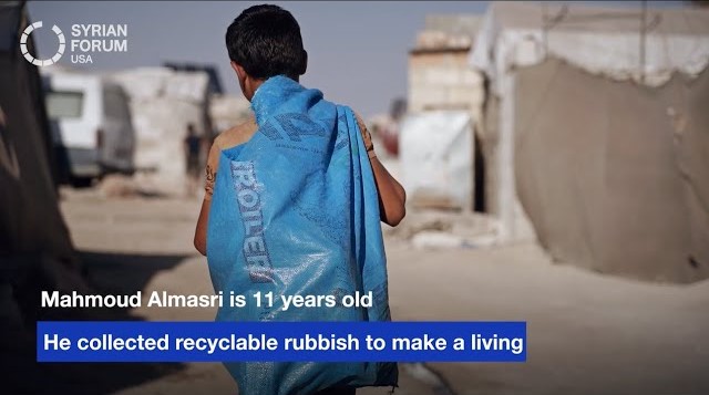 Collecting Recyclable Rubbish To Make A Living!
